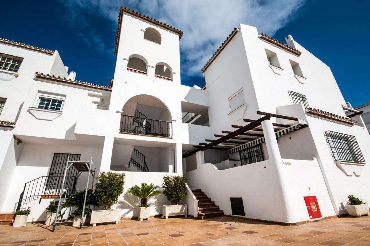 Puerto De La Duquesa Beach Apartment Castillo de Sabinillas エクステリア 写真
