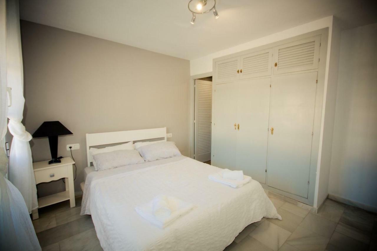 Puerto De La Duquesa Beach Apartment Castillo de Sabinillas エクステリア 写真