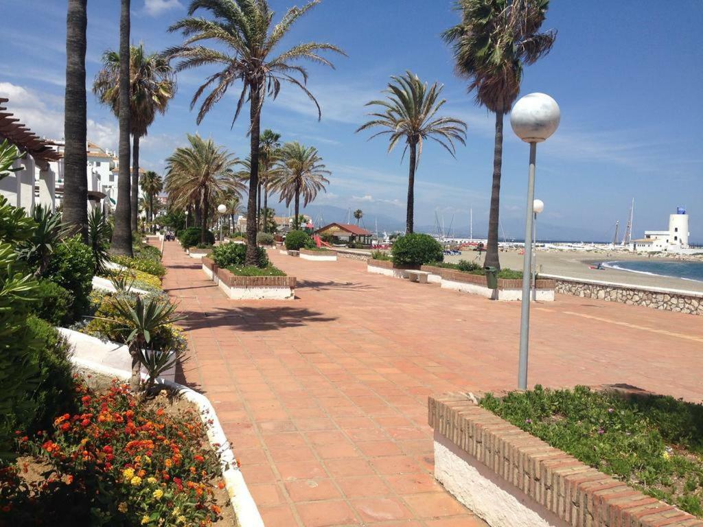 Puerto De La Duquesa Beach Apartment Castillo de Sabinillas エクステリア 写真