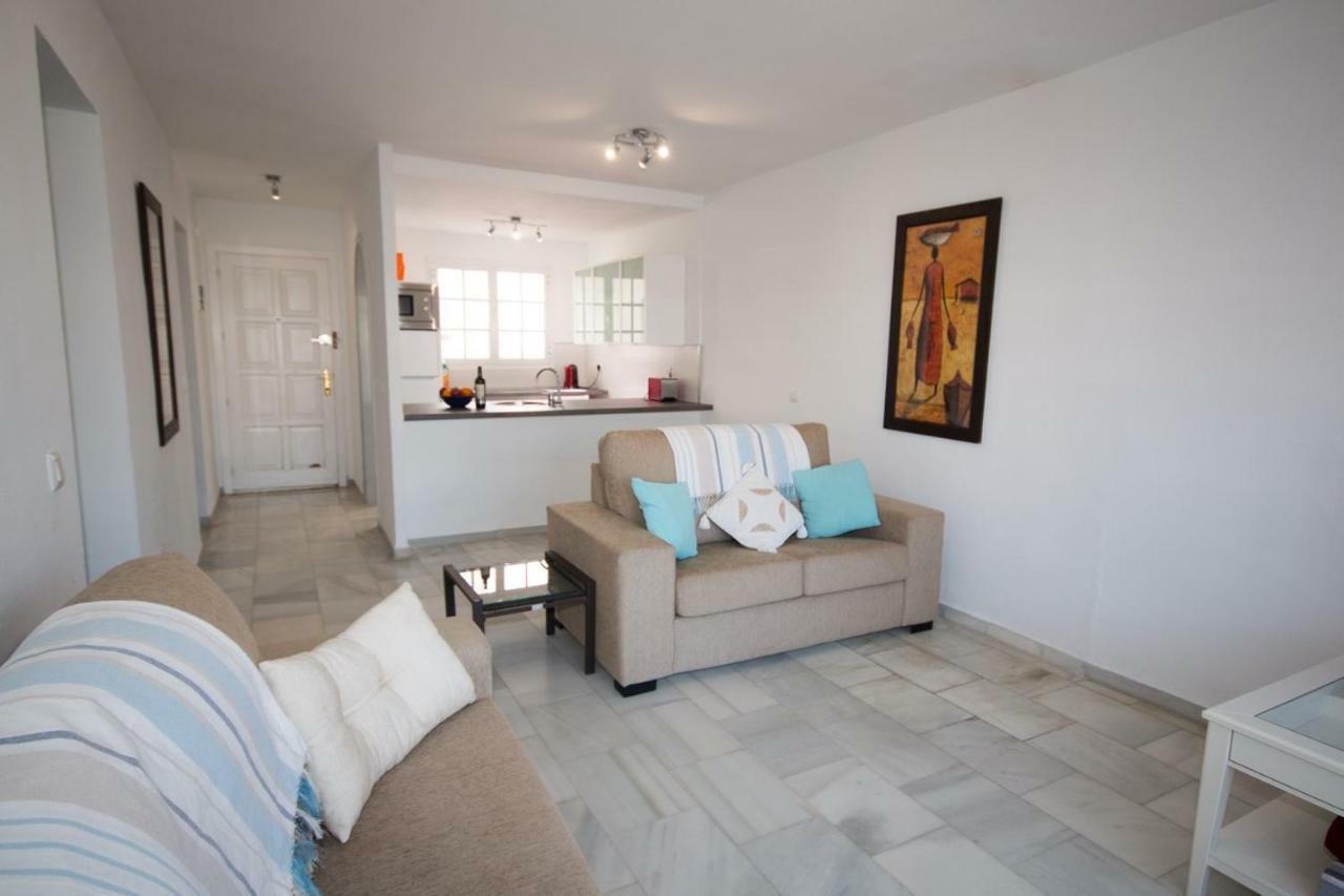 Puerto De La Duquesa Beach Apartment Castillo de Sabinillas エクステリア 写真